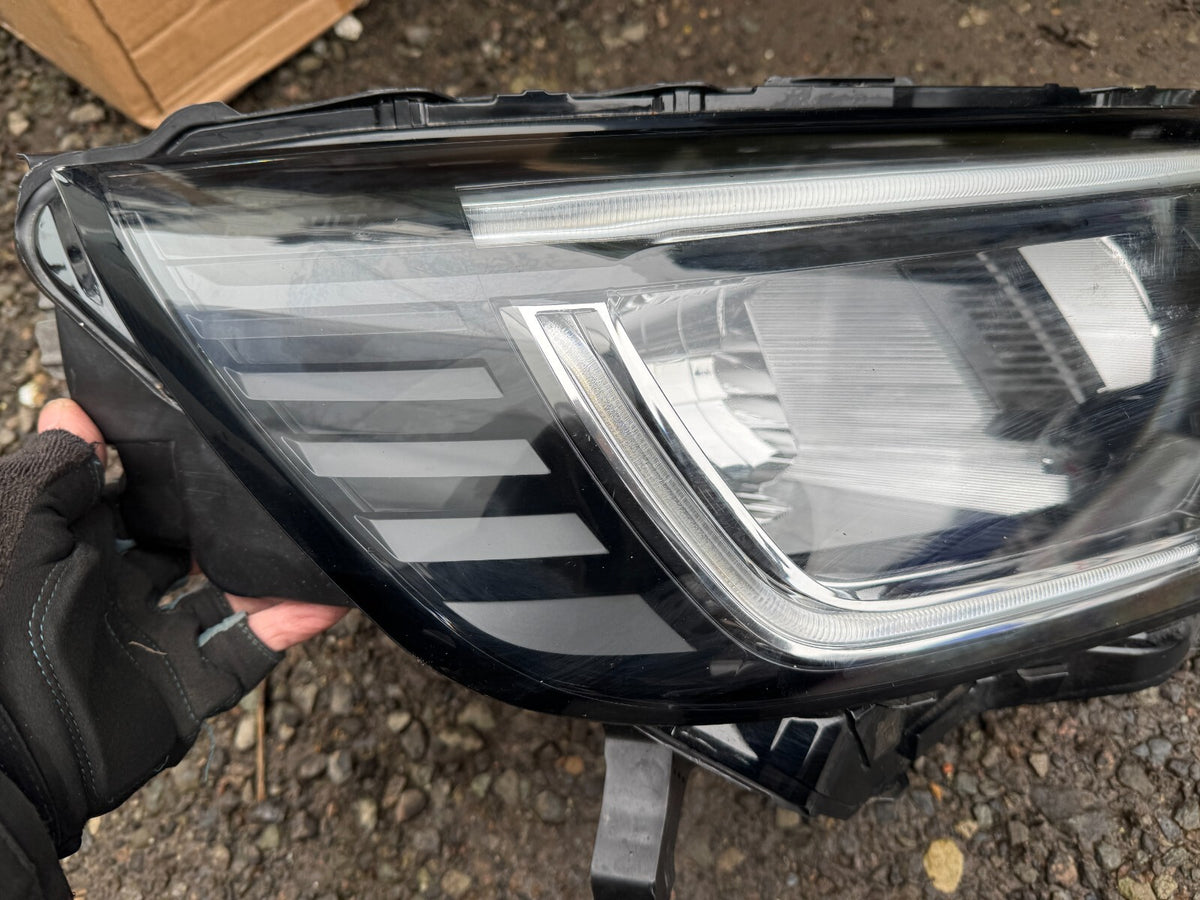 RENAULT KANGOO RIGHT LED HEADLIGHT 260108803R 2020 2023