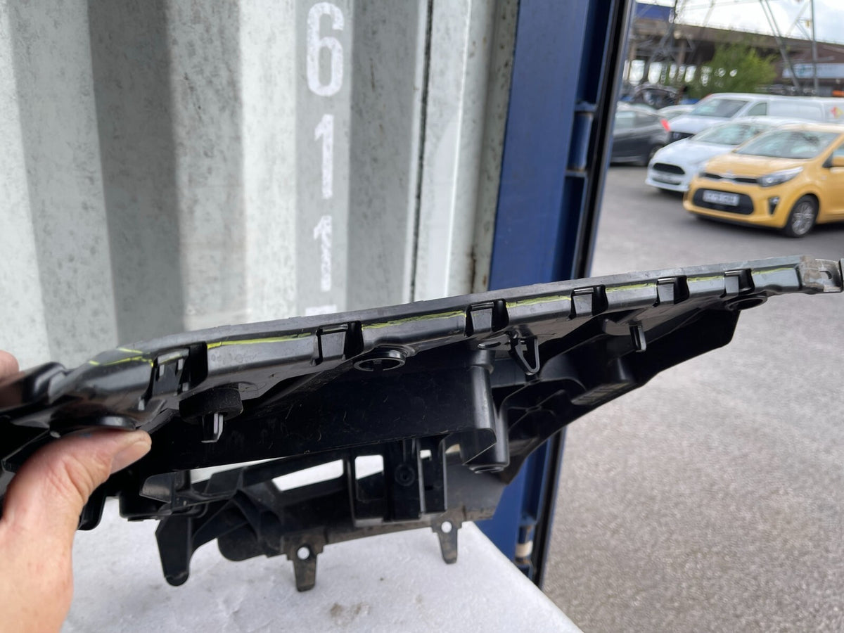 Dudukan G20, Bumper Belakang Kiri M 51128085487 BMW Original