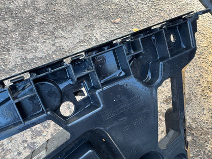 BMW 3 SERIES 2018-2023 G21,G81 BRACKET DALAM BUMPER BELAKANG RH (KANAN) 7427996