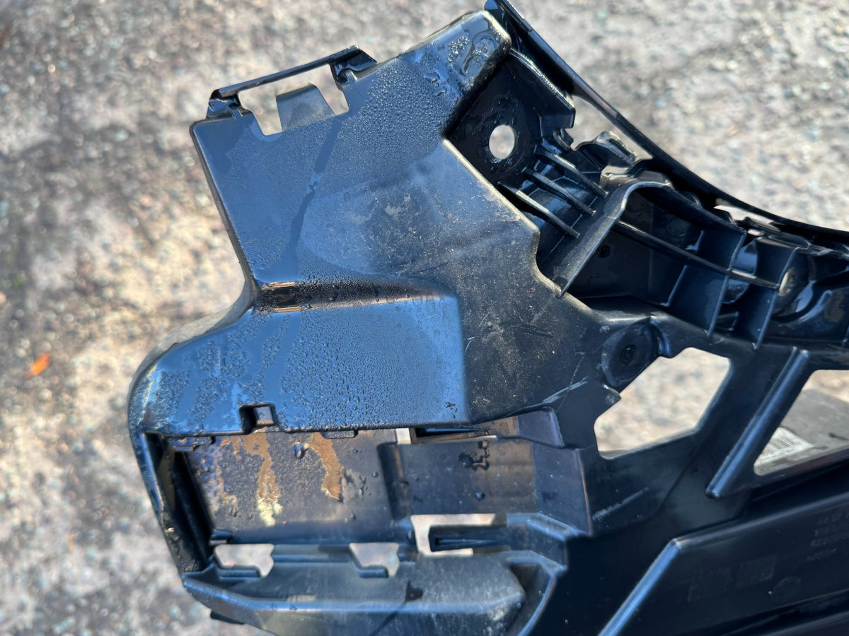 BMW 3 SERIES 2018-2023 G21,G81 BRACKET DALAM BUMPER BELAKANG RH (KANAN) 7427996