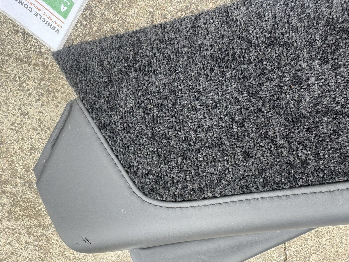GENUINE RANGE ROVER L405 REAR RIGHT SEAT BOLSTER C-PILLAR LEATHER TRIM CK5202650