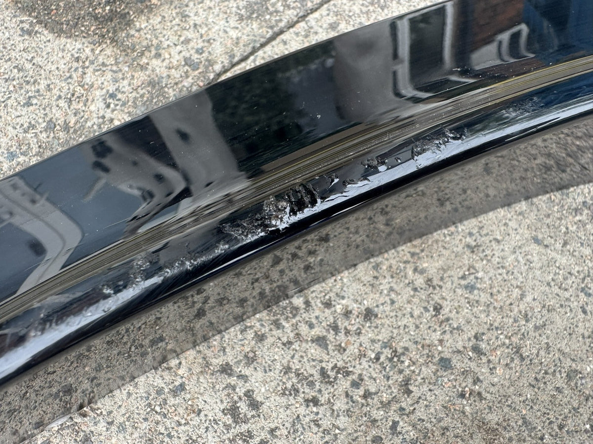 GENUINE LAND ROVER DEFENDER FRONT RIGHT WHEEL ARCH TRIM GLOSS BLACK L8BM-16A074