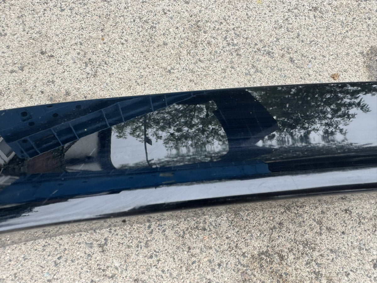 GENUINE LAND ROVER DEFENDER FRONT RIGHT WHEEL ARCH TRIM GLOSS BLACK L8BM-16A074