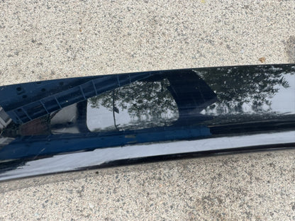 GENUINE LAND ROVER DEFENDER FRONT RIGHT WHEEL ARCH TRIM GLOSS BLACK L8BM-16A074