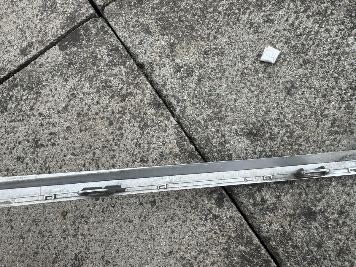 GENUINE POLESTAR 2 2020-ON REAR BUMPER CHROME TRIM BAR MOULDING RIGHT 31663661