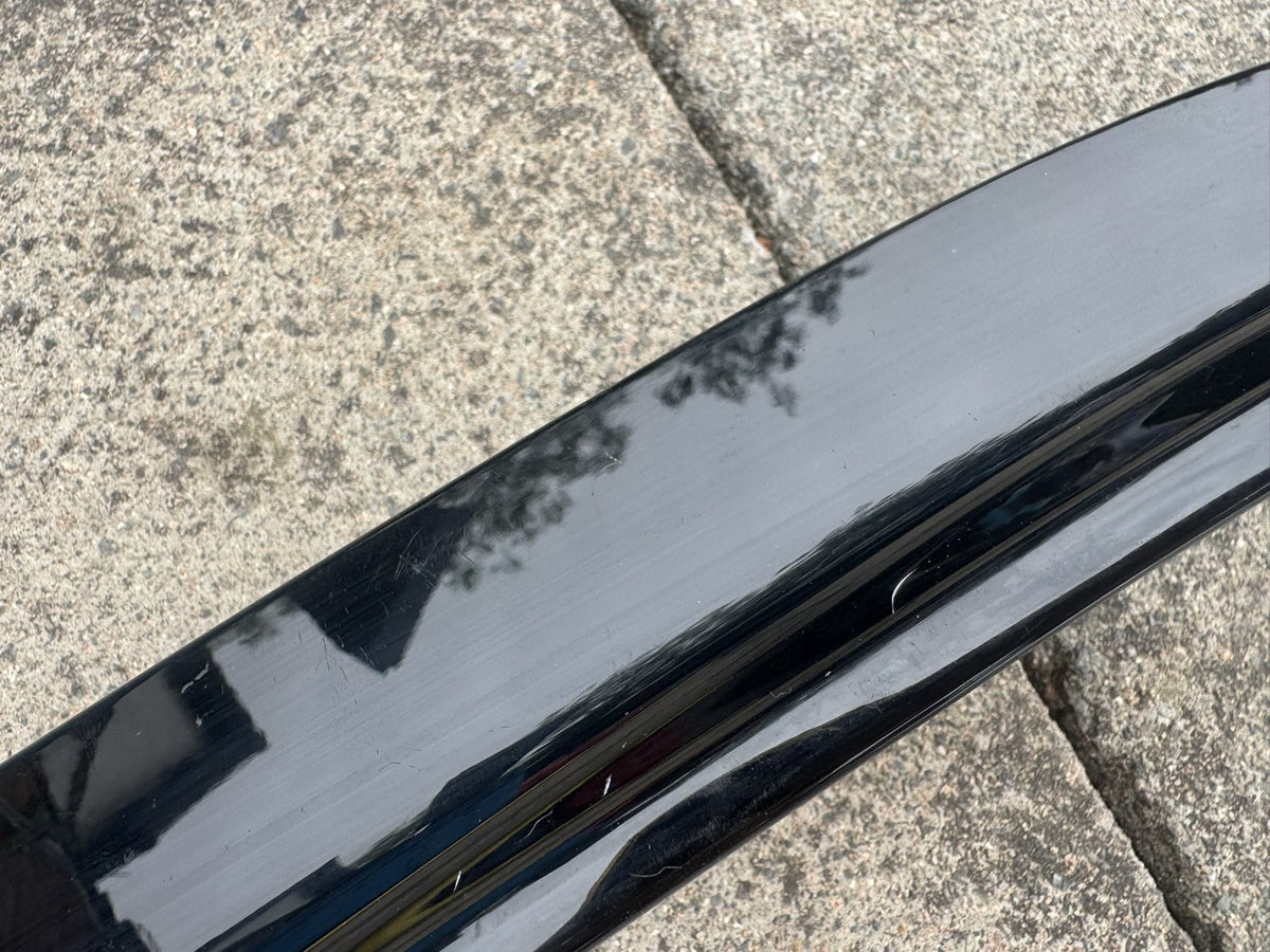 GENUINE LAND ROVER DEFENDER FRONT RIGHT WHEEL ARCH TRIM GLOSS BLACK L8BM-16A074