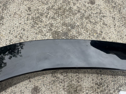 GENUINE LAND ROVER DEFENDER FRONT RIGHT WHEEL ARCH TRIM GLOSS BLACK L8BM-16A074