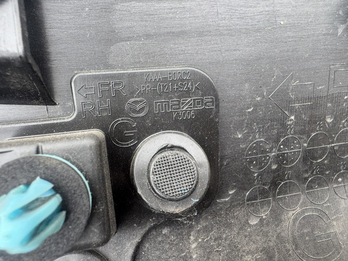 GENUINE MAZDA CX-60 2022-ON FRONT RIGHT DOOR GARNISH MOULDING KAAA-51RC1 Black