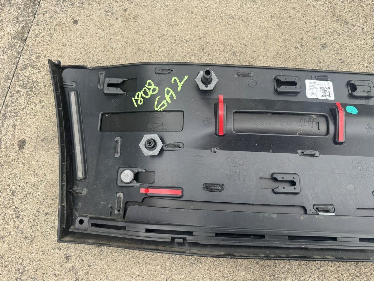 GENUINE LAND ROVER DEFENDER 110 REAR LEFT DOOR MOULDING L8B2-274A49-C 2020-ON