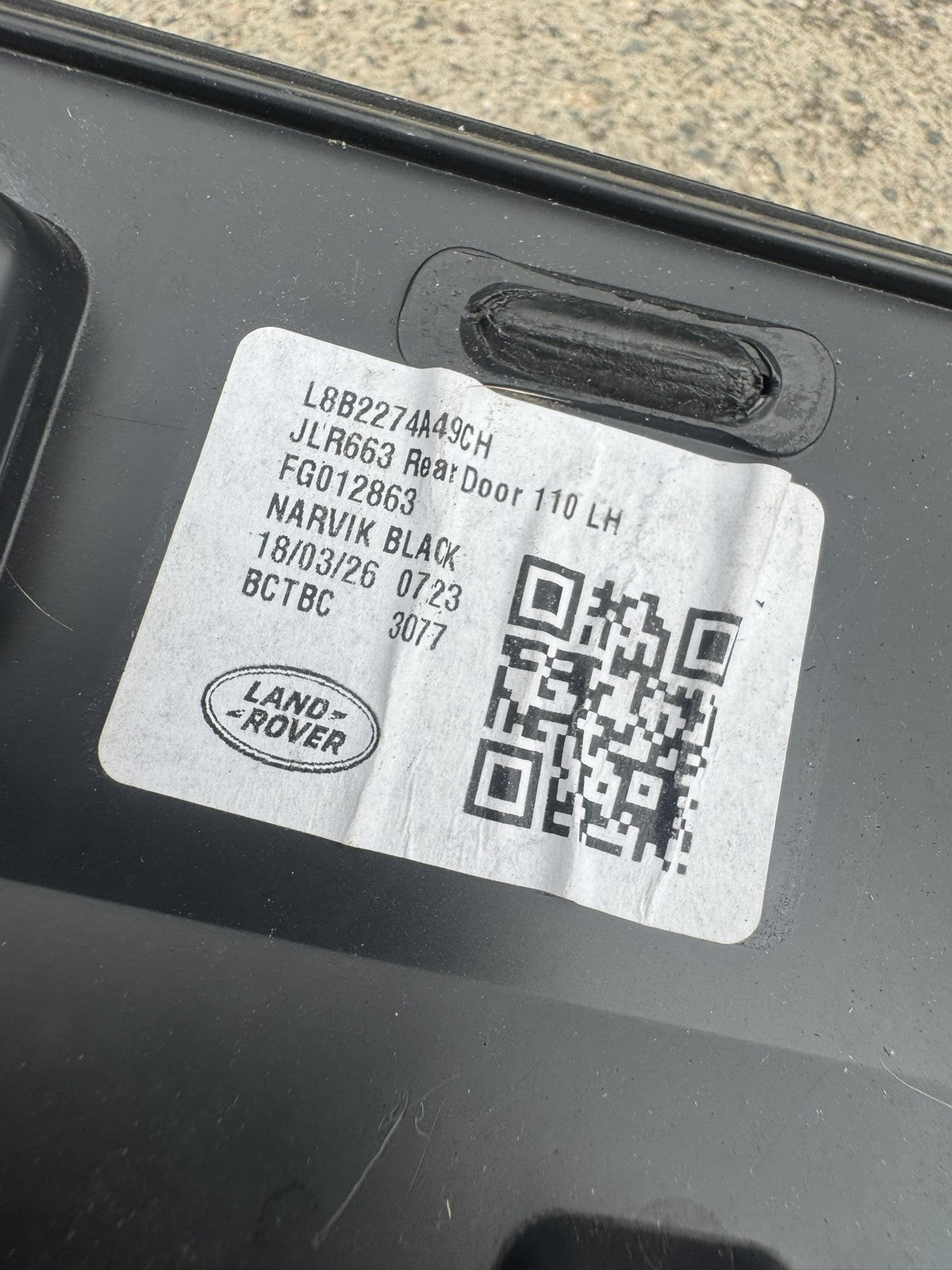 GENUINE LAND ROVER DEFENDER 110 REAR LEFT DOOR MOULDING L8B2-274A49-C 2020-ON