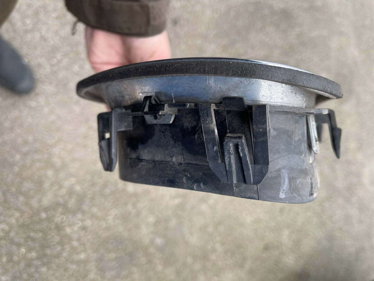 BMW 5 SERIES F10 F11 1LEFT กระจังหน้าไตคู่ ด้านข้าง OEM 7336477