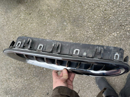 BMW 5 SERIES F10 F11 1LEFT กระจังหน้าไตคู่ ด้านข้าง OEM 7336477