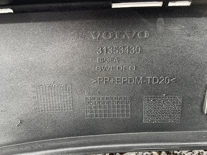 VOLVO XC90 กันชนหลังตัวล่าง 2016 ถึง 2019 ของใหม่เอี่ยม 39799265