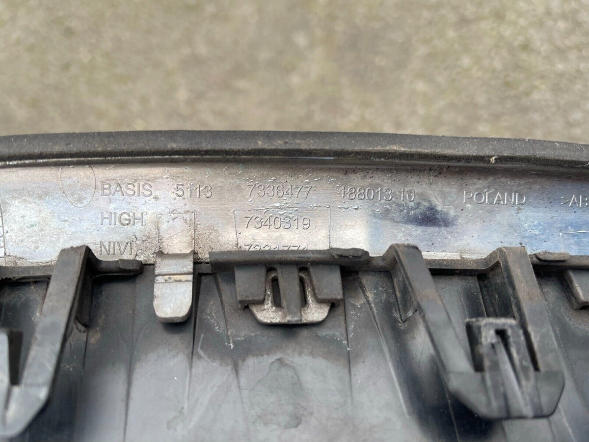 BMW 5 SERIES F10 F11 1LEFT กระจังหน้าไตคู่ ด้านข้าง OEM 7336477
