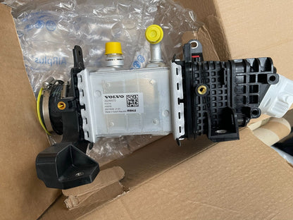 NEW VOLVO XC60 MK2 CHARGE AIR COOLER 32249372 GENUINE