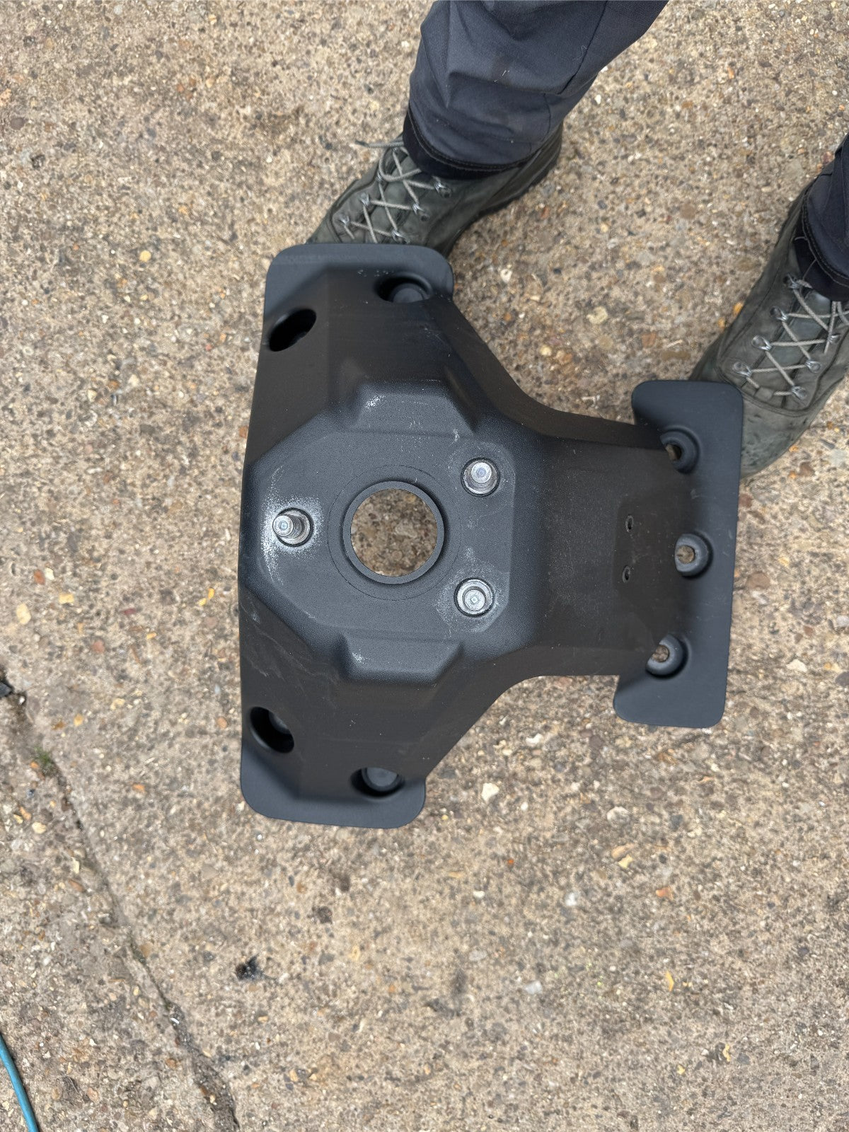 LAND ROVER DEFENDER L663 SPARE WHEEL CARRIER REAR MOUNT L8B2470K02AC 2020-2025