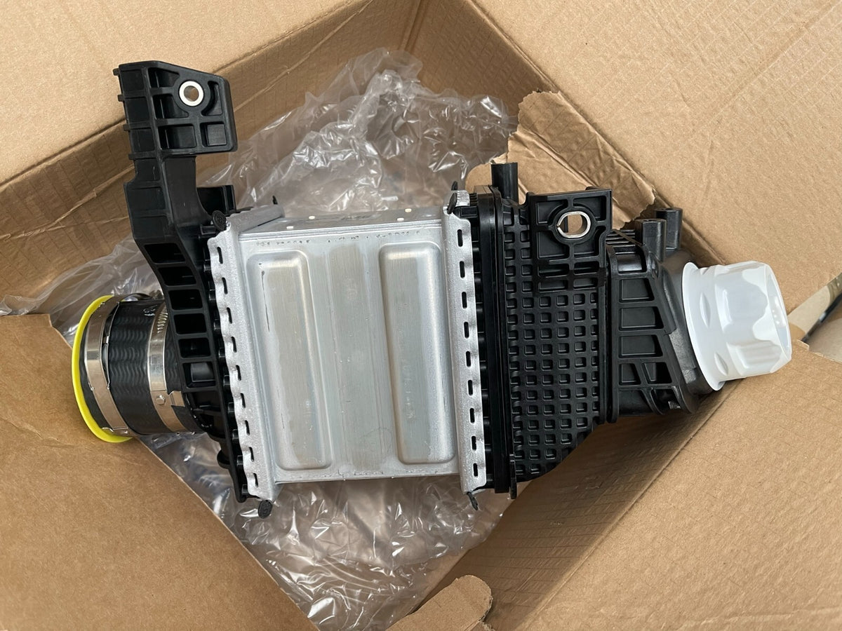 NEW VOLVO XC60 MK2 CHARGE AIR COOLER 32249372 GENUINE