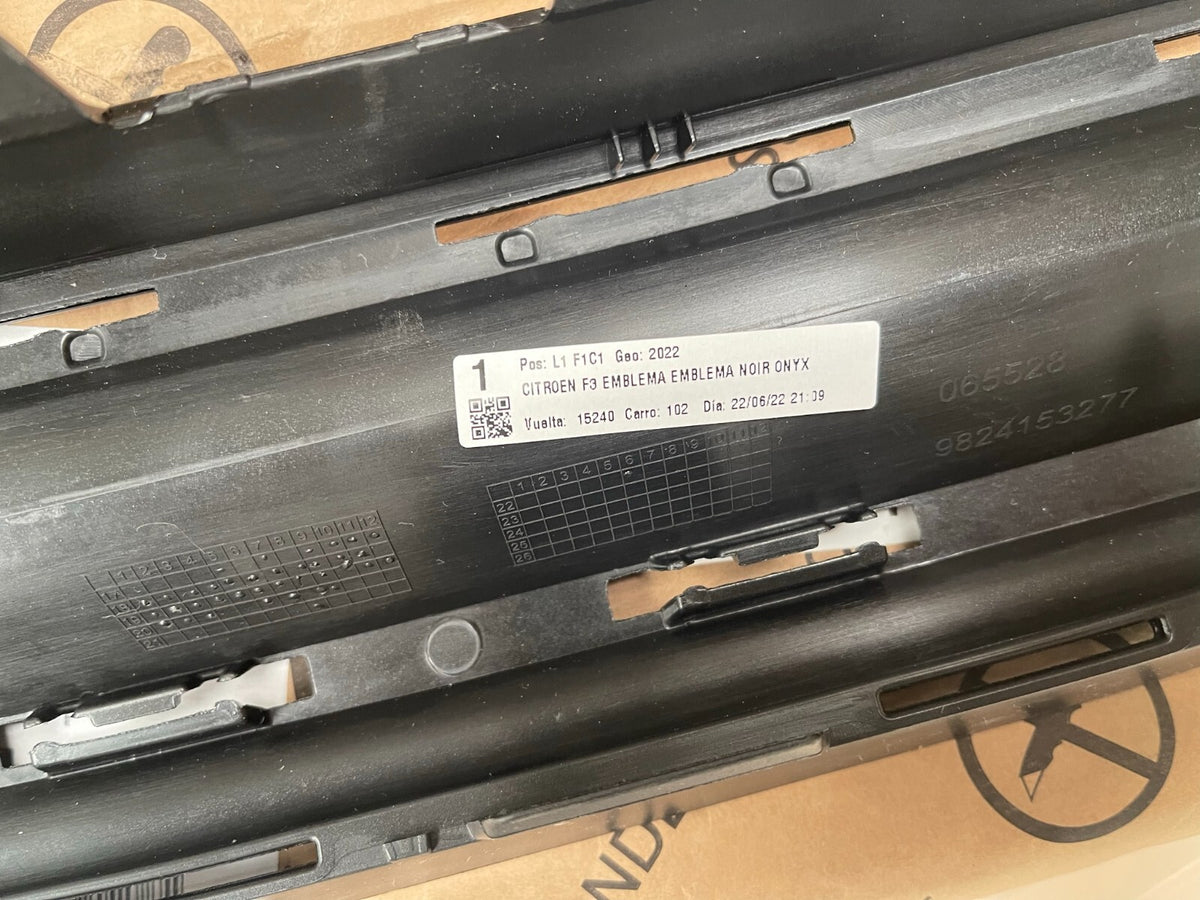 NEU ORIGINAL Citroën C4 Cactus 9824153277 Kühlergrill Frontgrill 98241532XY