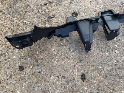 LAND ROVER DISCOVERY 5 REAR BUMPER BRACKET 2022 R-DYNAMIC L462 SE MY42-17B861