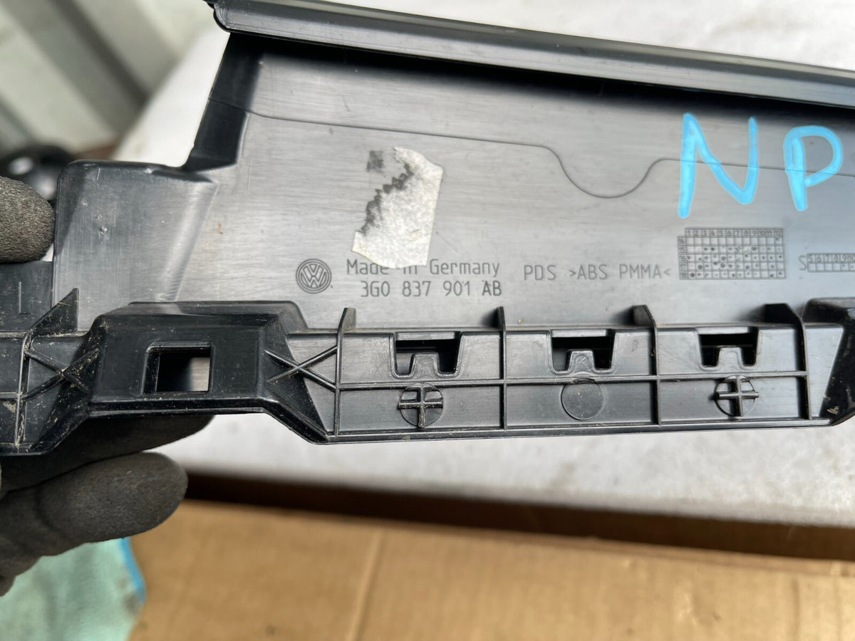 2022 GENUINE VOLKSWAGEN PASSAT B8 3G FRONT LEFT DOOR MOLDING 3G0837901AB