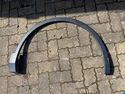 คิ้วซุ้มล้อหน้าขวา VW TIGUAN AD MK2 5NN854732A แท้
