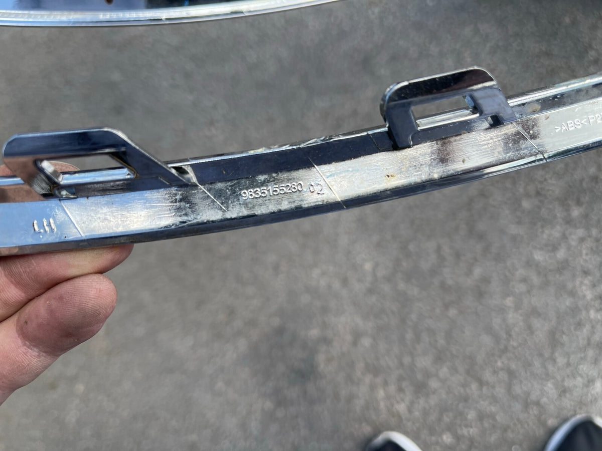 Mokka b 2 ii 21- plastic molding lamp left chrome 9835155280