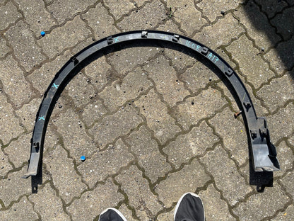 คิ้วซุ้มล้อหน้าขวา VW TIGUAN AD MK2 5NN854732A แท้