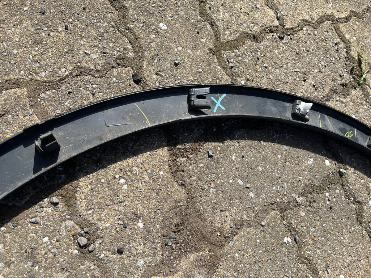 คิ้วซุ้มล้อหน้าขวา VW TIGUAN AD MK2 5NN854732A แท้