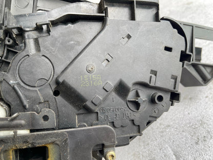 FORD FOCUS CỤM PHỤ TÙNG CỬA SAU TRÁI CHƯA KIỂM TRA VÀ BỊ HƯ HẠI