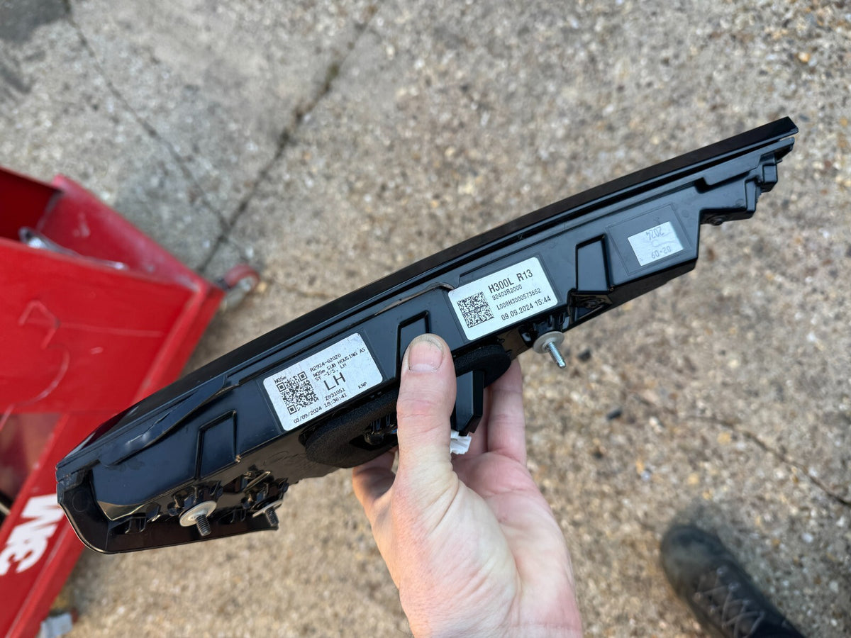 Genuine Kia Sportage V NQ5 2024 Left Tail Light R292462020