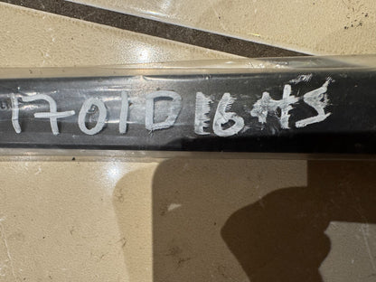 LAND ROVER DEFENDER L316 Kaca Pelindung Pintu Kiri Belakang MUC3493 BARU ORIGINAL