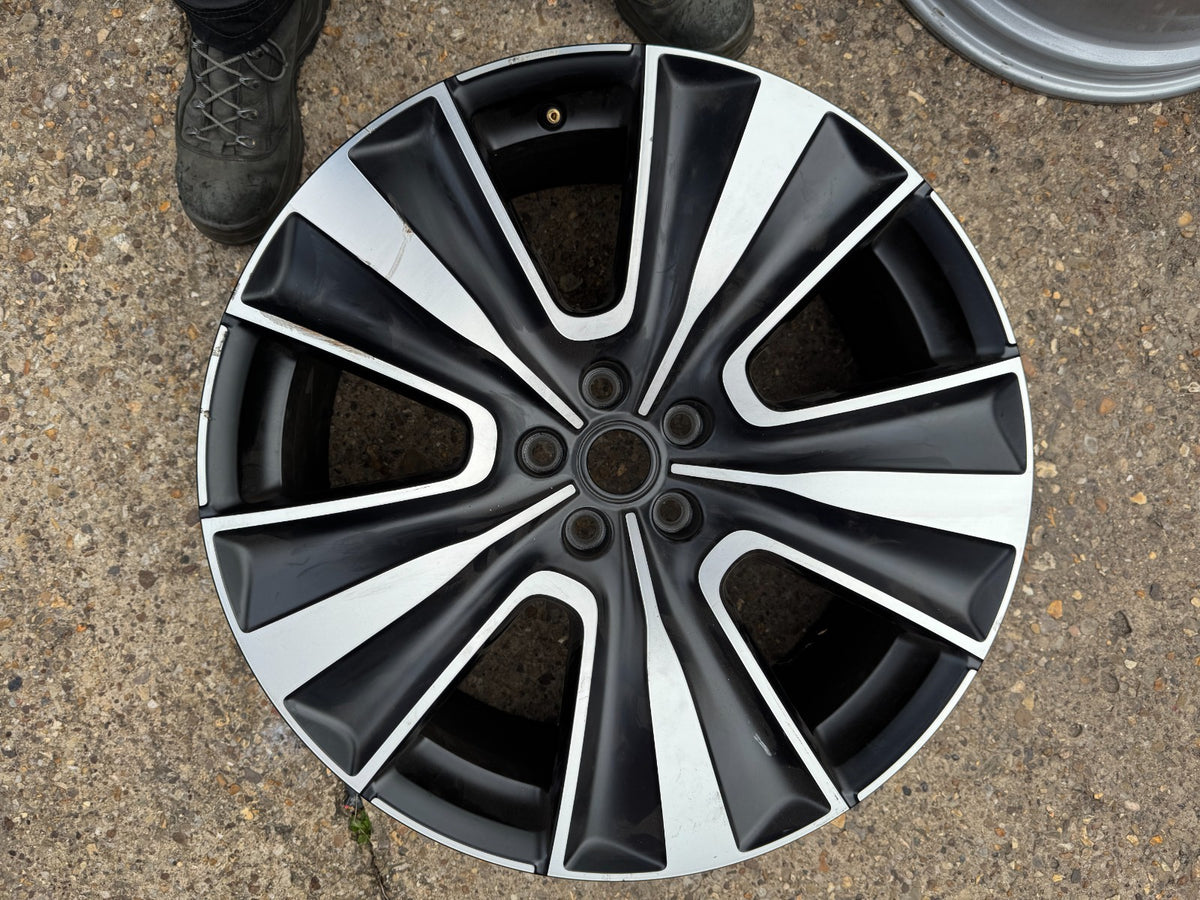 1x 2022 Range Rover OEM Wheel Rim 22" 22x9.5 M8EM1007AA M8EM1007CA
