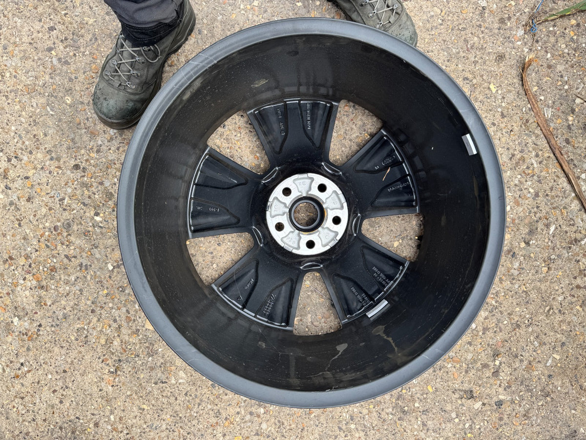 1x 2022 Range Rover OEM Wheel Rim 22" 22x9.5 M8EM1007AA M8EM1007CA