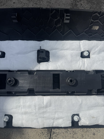 LAND ROVER RANGE ROVER SPORT L461 테일게이트 트렁크 도어 커버 트림 N9X2-45594-A 2023