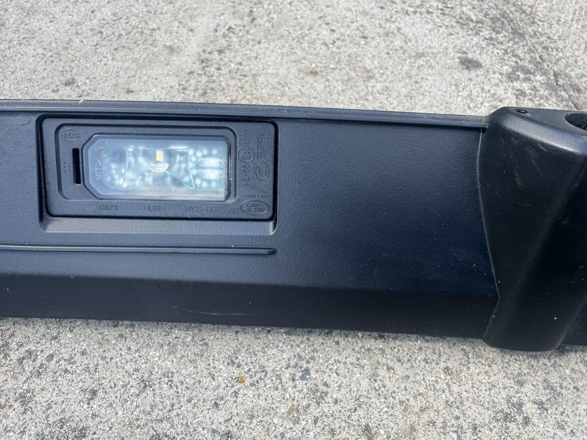 LAND ROVER RANGE ROVER SPORT L461 번호판 등 트림 N9X2-40406