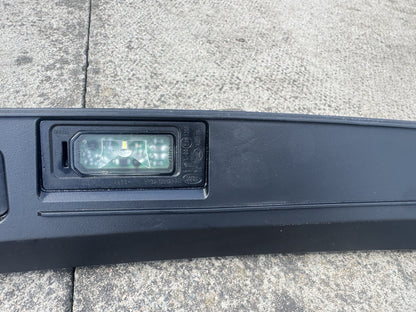 LAND ROVER RANGE ROVER SPORT L461 번호판 등 트림 N9X2-40406