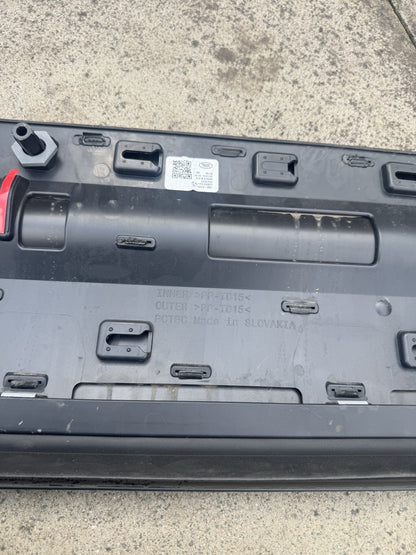 Land Rover Defender 프론트 도어 몰딩 트림 우측 2025 SUV 2/3dr L8B2-21064-C
