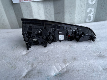 2023 Lampu Belakang - Sisi Kanan Bawah 8158047011 Toyota Prius Original