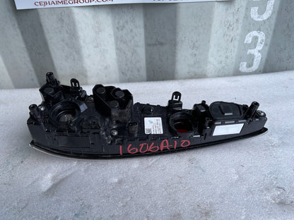 2023 Lampu Belakang - Sisi Kanan Bawah 8158047011 Toyota Prius Original
