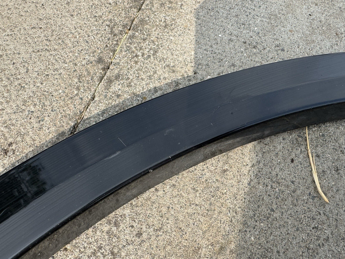 VOLKSWAGEN TOUAREG CR7 Front Right Fender Molding 760853718AGRU