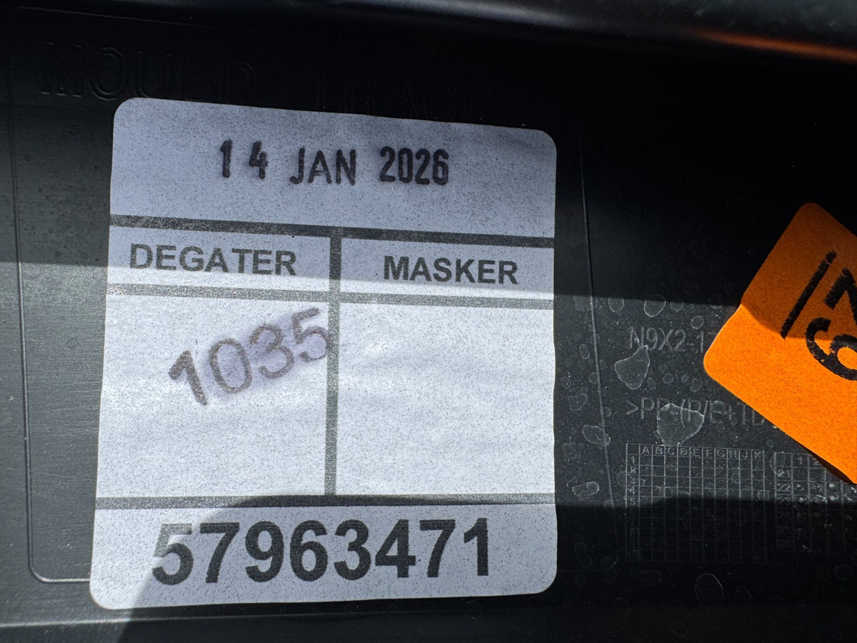 แผงคิ้วกันชนหลัง RANGE ROVER SPORT L461 ใหม่ N9X2-17C769-A