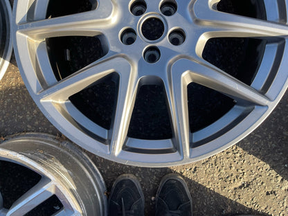 GENUINE RANGE ROVER VELAR L560 21" 8.5J ALLOY WHEEL L8A21007CA