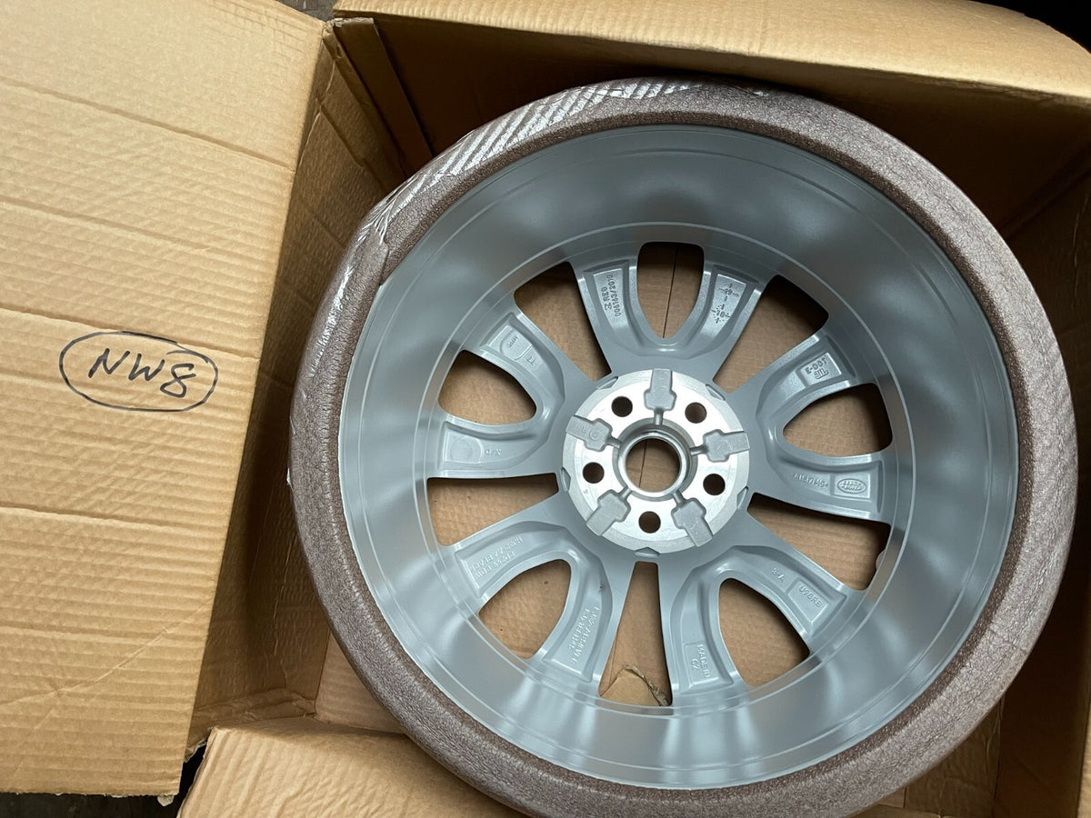 BRAND NEW Genuine Range Rover Evoque 18” 7 Spoke Silver Alloy Wheel EJ321007AB