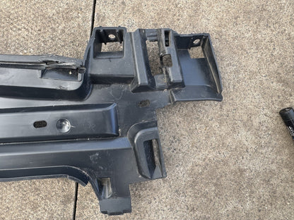 Range Rover Sport L461 2022-on Front Left Bumper Bracket N9X2-16A281-A