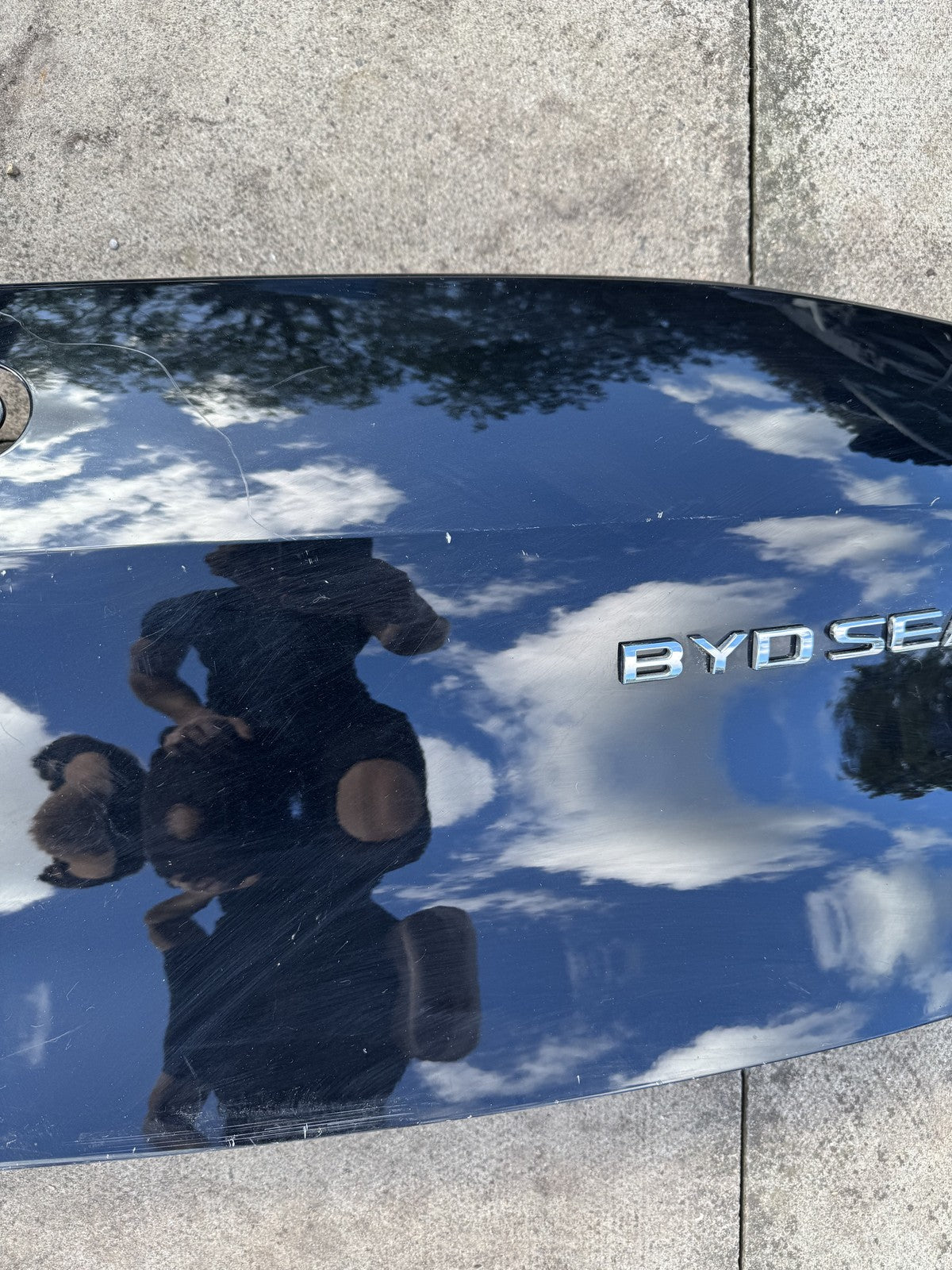 BYD SEALION 7 BADGE SET 4WD 4.5S ON TAILGATE TRIM UKEA-6302210 TRIM SMASHED
