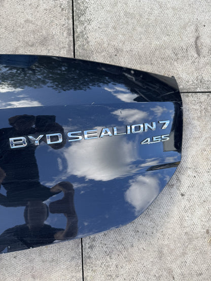 BYD SEALION 7 BADGE SET 4WD 4.5S ON TAILGATE TRIM UKEA-6302210 TRIM SMASHED