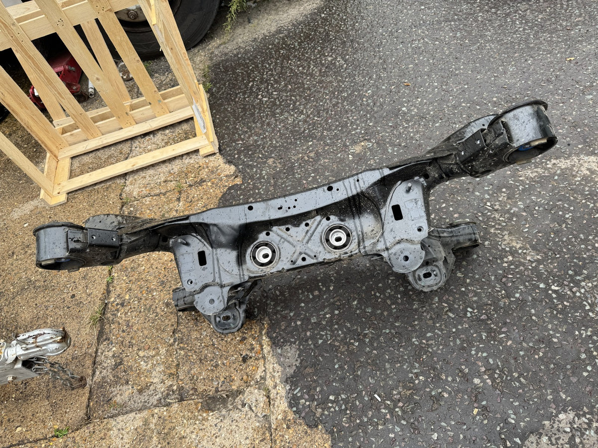 LAND ROVER DEFENDER L663 REAR SUBFRAME CROSSMEMBER LR146898 558123525 L8B2-5K091