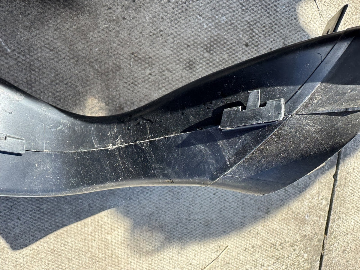 LAND ROVER DEFENDER L663 FRONT RIGHT AIR INTAKE DUCT L8B2-2D208-A GENUINE