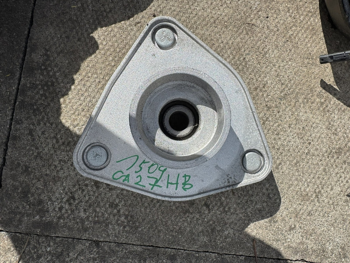 FRONT STRUT TOP MOUNT 202003146AA 202001832AA T13J BEV ELECTRIC HATCHBACK