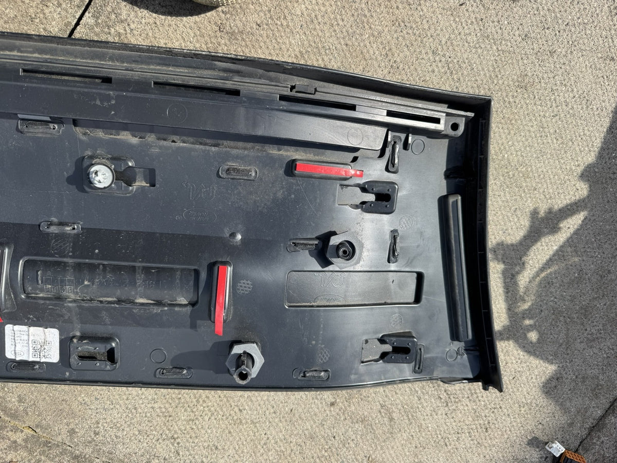 LAND ROVER DEFENDER L663 REAR LEFT DOOR LOWER MOULDING L8B2-274A49-C SCRATCHED